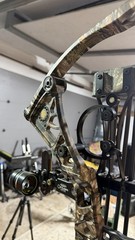Mathews DXT Compound Bow RH 30 Inch Draw 70 Pounds