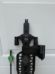 CenterPoint AXCD190FCK Dagger 390 Compound Crossbow Body Only W/ Accessories