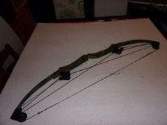 Vintage Bear Whitetail Hunter Green Camo Compound Bow