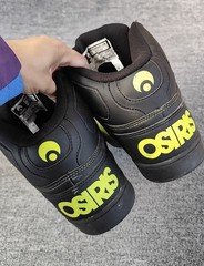 Osiris NYC 83 black & yellow skateboarding shoes #skateboarding #y2k