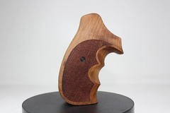 RSD Grips Brand S & W K/L/X – Frame Round Butt Compatible Walnut Grips