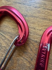 BLACK DIAMOND Neutrino Wiregate Carabiners Lot of 10 Red Climbing Rack Good Cond