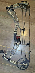 NEW HOYT ALPHA AX2 29 BOW 25-30″ SET AT 26″ 70LBS right hand – first cerca