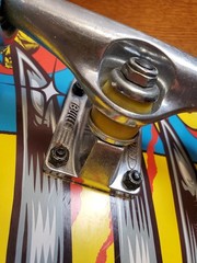 SANTA CRUZ X MARVEL «WOLVERINE SCREAMING HAND» SKATEBOARD