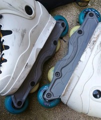 Them model 908 size YL inline skates Intuition small liners Oysi frames