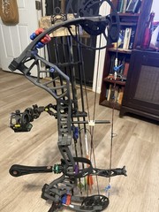Bear Archery Whitetail Legend Pro EKO Rt Hand 70 Lbs Set Currently At 27.5 Draw