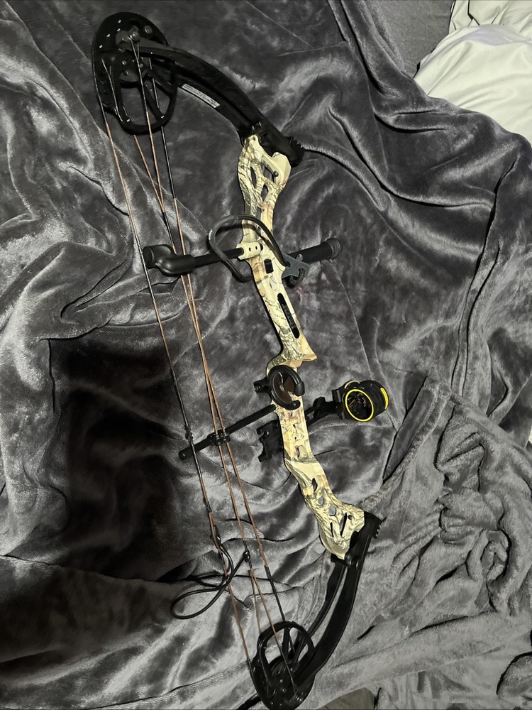 Bear Vast RTH Compound Bow 20-30″ Draw Length 40-70lbs PD1114145