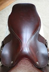 16.5″ Crosby Prix Des Nations English Hunter/Jumper Saddle + Fittings & Cover
