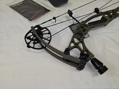 Hoyt Alpha X 30 LEFT HANDED 40 – 50lbs/25″ – 30″/Wilderness