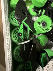 ROLLER DERBY GREEN WIRE KIDS’ QUAD COMBO SKATES – YOUTH 12-2 BLACK/GREEN