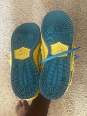 Nike SB Dunk Low Yellow Skateboarding Shoes US 9 Medium (D, M)