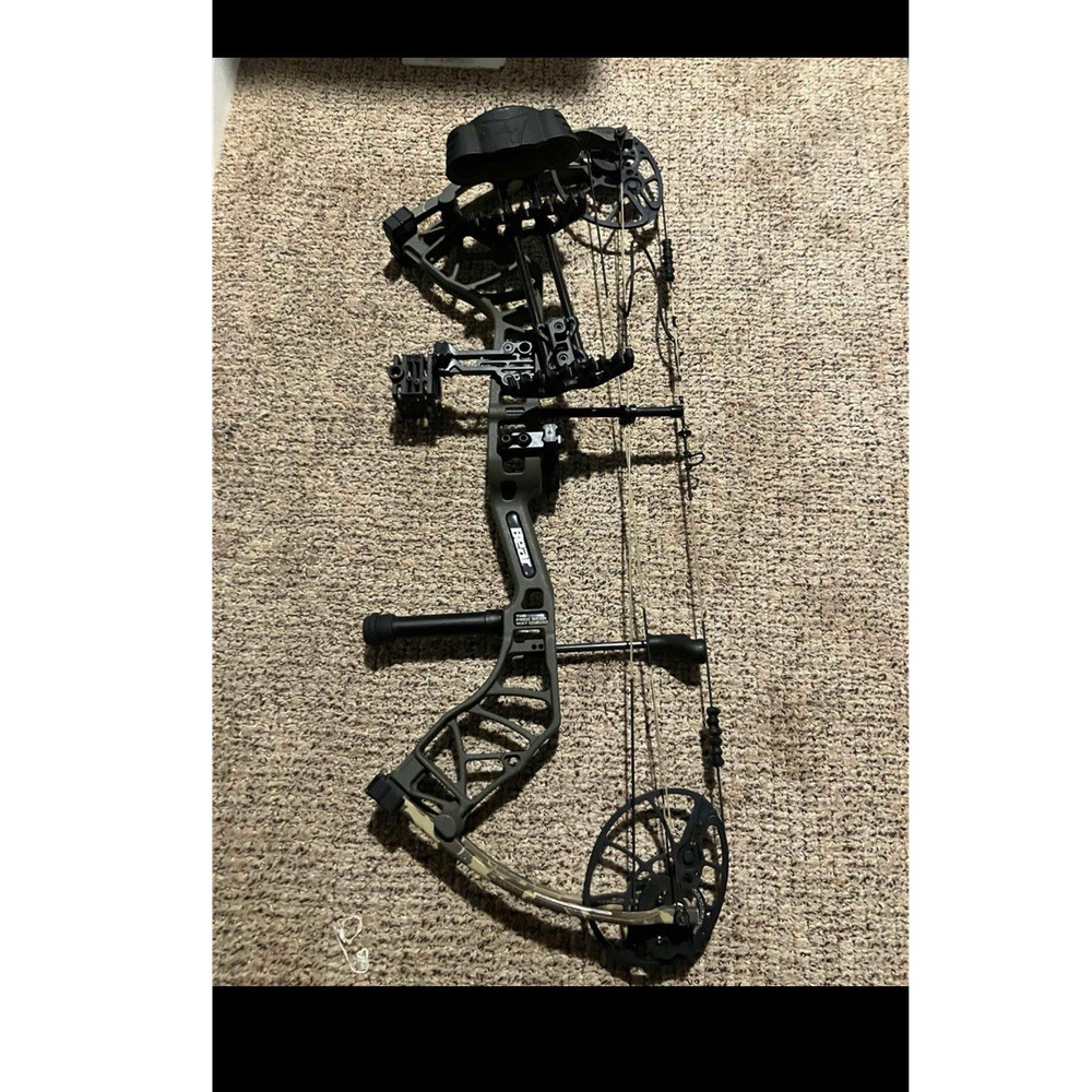 Bear Legit LH Compound Bow 10-70lb 13-30in Green/Brown 31-7/16in