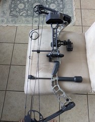 PSE Stinger ATK Right Hand Compound Bow 35lb 19in Draw Black Camo never fired