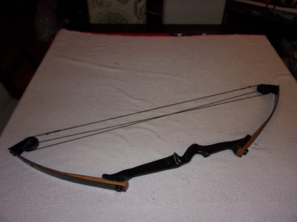 Vintage Outers Astro Archery Hustler Collectible Compound Bow Archery Hunting