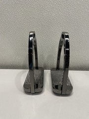 Korsteel 4.5″ Aluminum Stirrups For Horses, Black