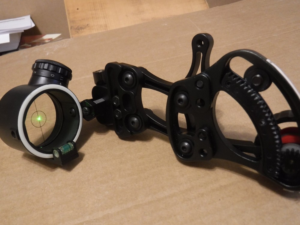 True glo archers choice bow site, green light dot, used