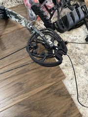 Prime Centergy, RH, 82X 60-70x Compound Bow, Complete Setup. With Holders