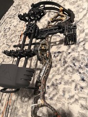 Bear Archery Royal Compound Bow Camo 50# RH 28-30.5in Aluminum Composite