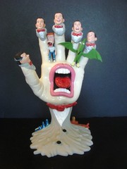 PEE-WEE HERMAN SCREAMS HAND Custom Kidrobot Santa Cruz Screaming Hand Figure
