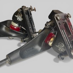 Neil Carver Gullwing Charger 50° 10″ Axle black/Longboard Trucks (Set of 2)