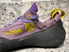 LA SPORTIVA Mythos Purple Rock Climbing Shoes Women’s Size 39 / US 8.5 Italy GUC