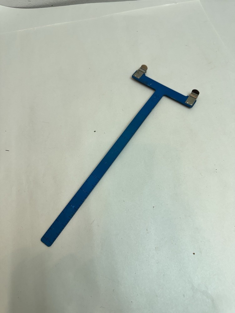 Vintage The Game Tracker Bow Square
