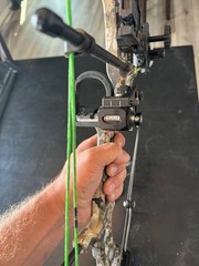 Bear Archery Vast Right Hand Compound Bow – With upgrades – Complete package
