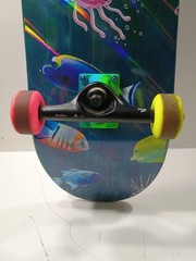 SANTA CRUZ SPONGEBOB 2019 HOLOFOIL SKATEBOARD (P13015362)