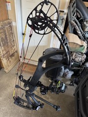 PSE Sicario RH 60-70 Lbs DW (new GAS string)