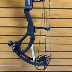 Item 3848 – PSE Archery Compound Bow – Sicario – RH – Black – #70 – 24.5”-30” DL