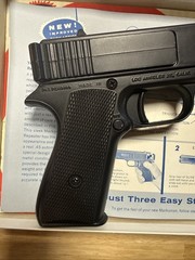 MARKSMAN .177 BB , Pelllet or Dart Repeater Air pistol with manual
