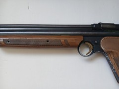 VINTAGE CROSMAN 1377 AMERICAN CLASSIC .177 CAL MULTI-PUMP PNEUMATIC AIR PISTOL