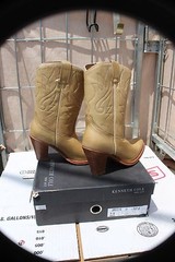 27-10 New Kenneth Cole New York womens 7.5 medium boots made in Spain was 250