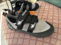 NEW W/ Tags! Climb X Rave Granite Grey Climbing Rubber Shoes US 7.5