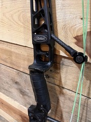 MATHEWS Phase 4 29 RH 70lbs GAS Strings Compound Bow