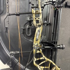 New – Bear Legit Maxx – Mossy Oak Bottomland -RH – DL(14-30”) – PW(10-70#)