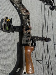 Mathews Solocam Switchback XT RH 50 lb 27in Draw 31in Camo Compound Bow