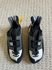 BRAND-NEW LA SPORTIVA WOMEN’S KATANA LACE WITH TAGS, EURO 37.5, US WOMEN 6.5