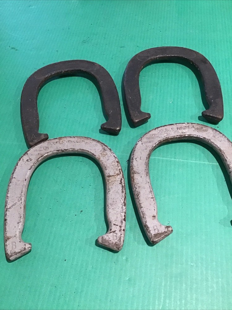 Set of 4 VTG DIAMOND DULUTH DOUBLE RINGER FORGED HORSESHOES 2-1/2 LB A & B (B)