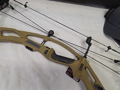 Hoyt RX-9 60 – 70lbs/25″ – 30″/Bourbon
