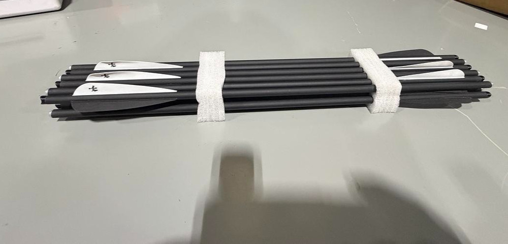 12 Pack Black and White 20Inch Arrows