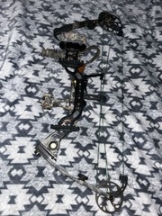 Mathews Outback Compound Solo Cam Bow Camo 70lbs Draw Weight 28” 80%/27.5” 65%