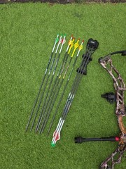 Elite Energy 32 Camo Right Hand Compound Bow 70# Draw Weight & Accessories