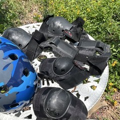 Eight Ball Blue Camo Helmet with Knee/Elbow/Wrist Protective Pad Set