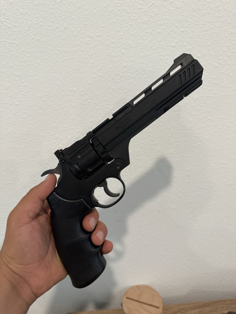 Crosman – The Ultimate In Backyard Target Air Pistols