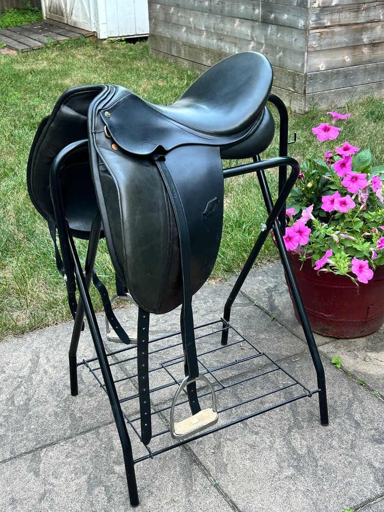 18″ Henri De Rivel Pro Buffalo dressage saddle wide