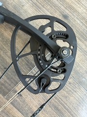 New Other – Hoyt Torrex – Right Hand – 60-70lbs. – 26″-30″ – Realtree/Black