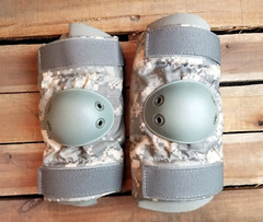 NEW USGI ARMY MILITARY BIJAN ACU DIGITAL CAMO TACTICAL ELBOW PADS LARGE NIB