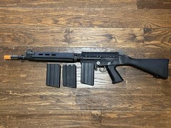 Classic Army FAL SA58 Upgraded + Extras