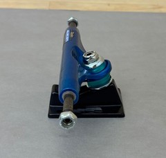 (QTY:1) Thunder Trucks Hollow Metallic Script Anodized Blue Trucks 147